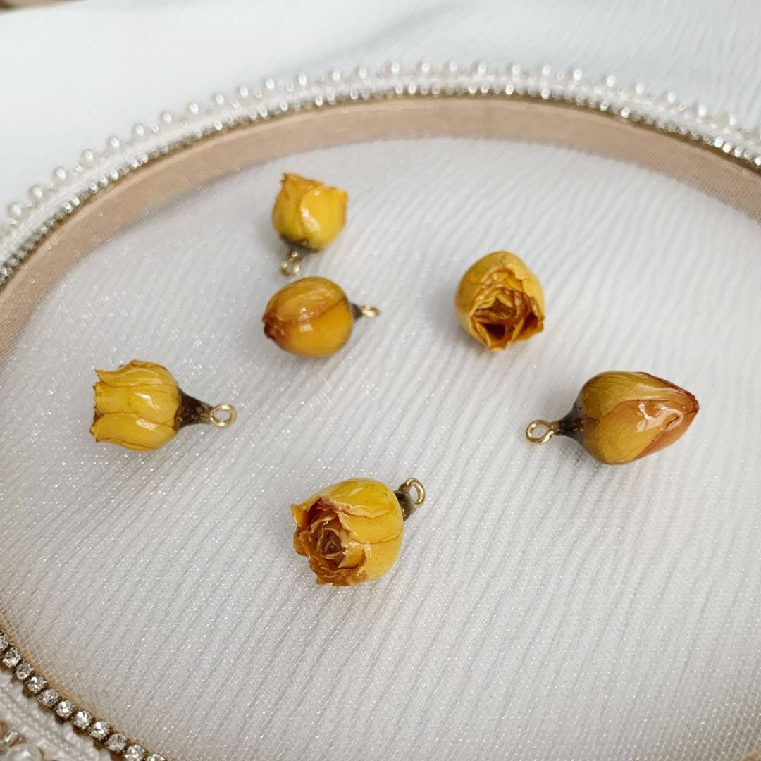 Handmade Sa Majeste La Rose Real Dries Rose Flower Pearl Earring 18K Gold FindingYoYo real pearl