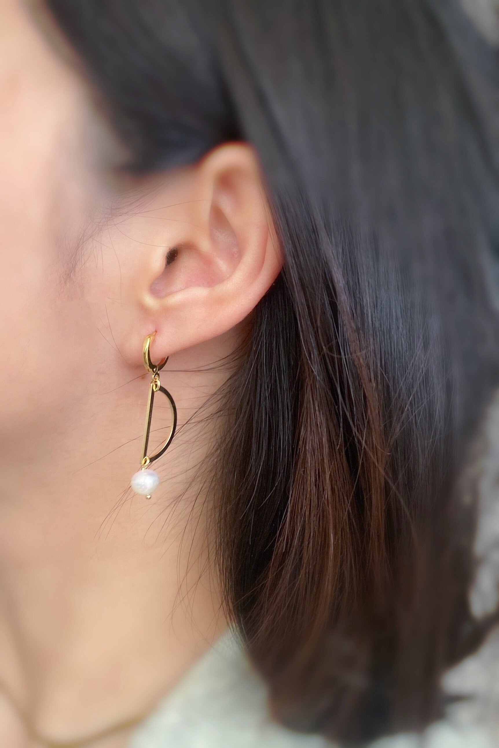 Handmade Crescent Fresh Water Pearl Earring 18K Gold FindingYoYo real pearl