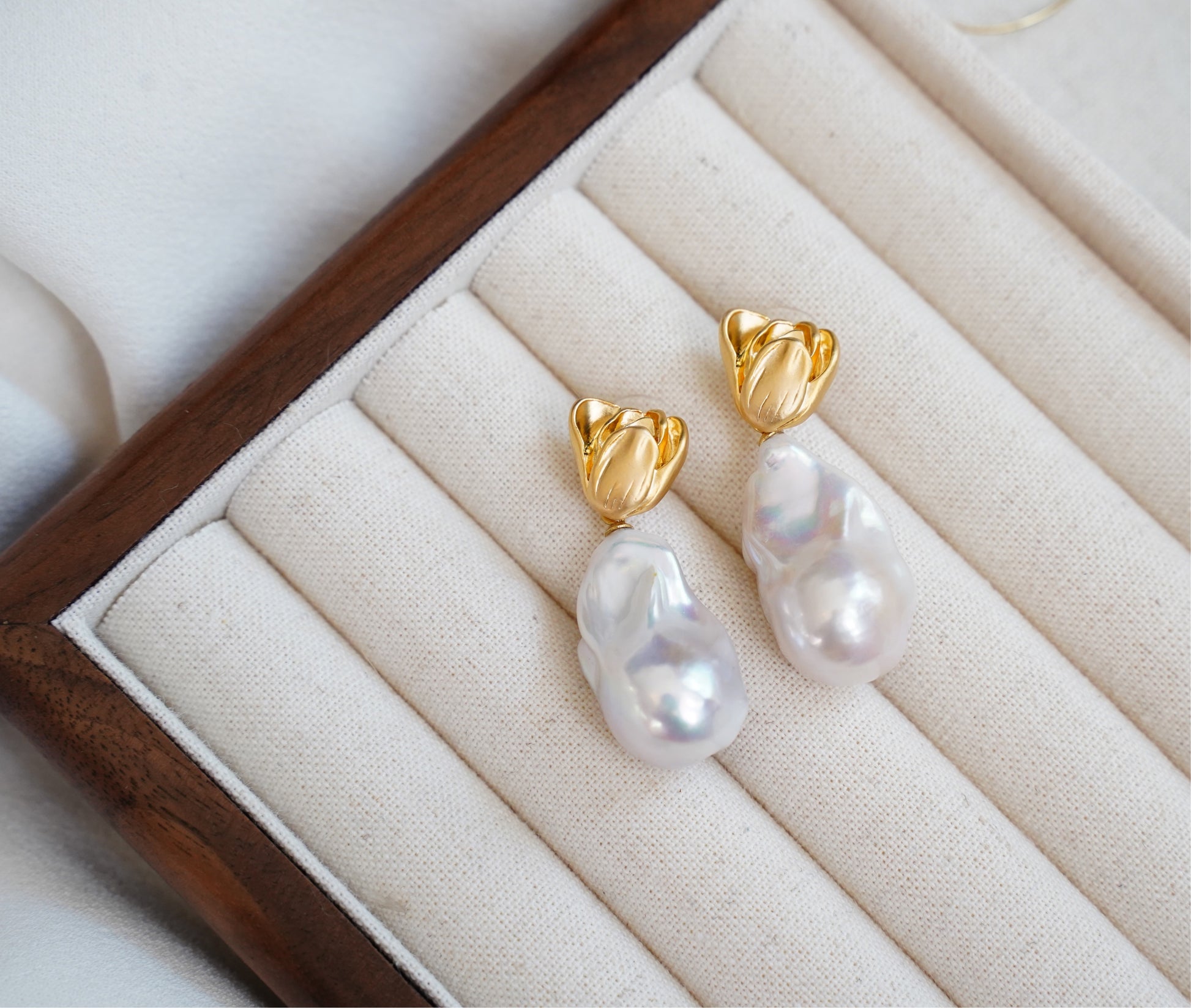 Baroque Pearl Tulip Earring