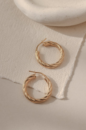 Twist earring