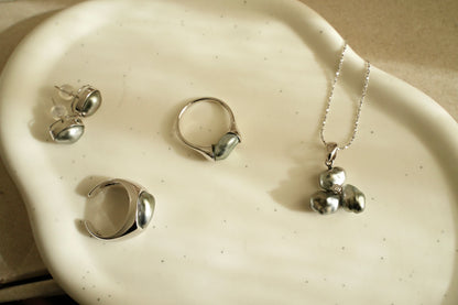 Pansy Necklace