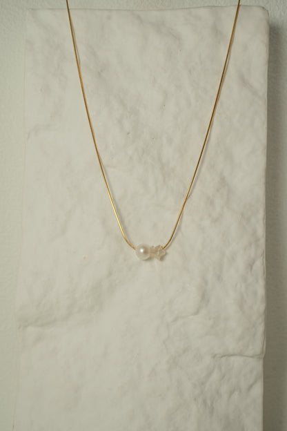 Nacre Necklace