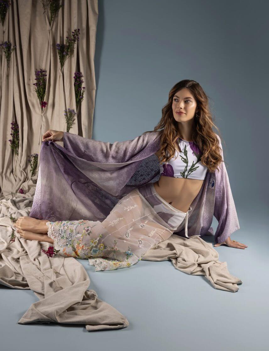 Opium Red December #72 Vol 01