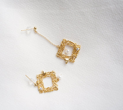 Chirping Window Earring