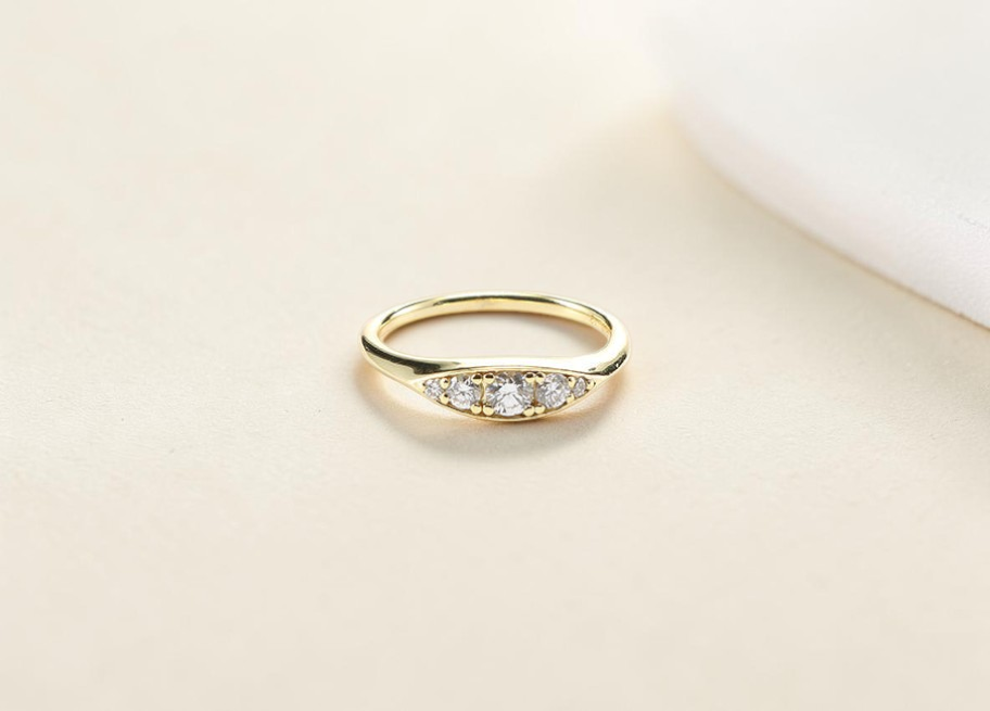Findingyoyo Ever After diamond ring in 14K gold plated sterling silver with five lab-grown diamonds in a leaf design.