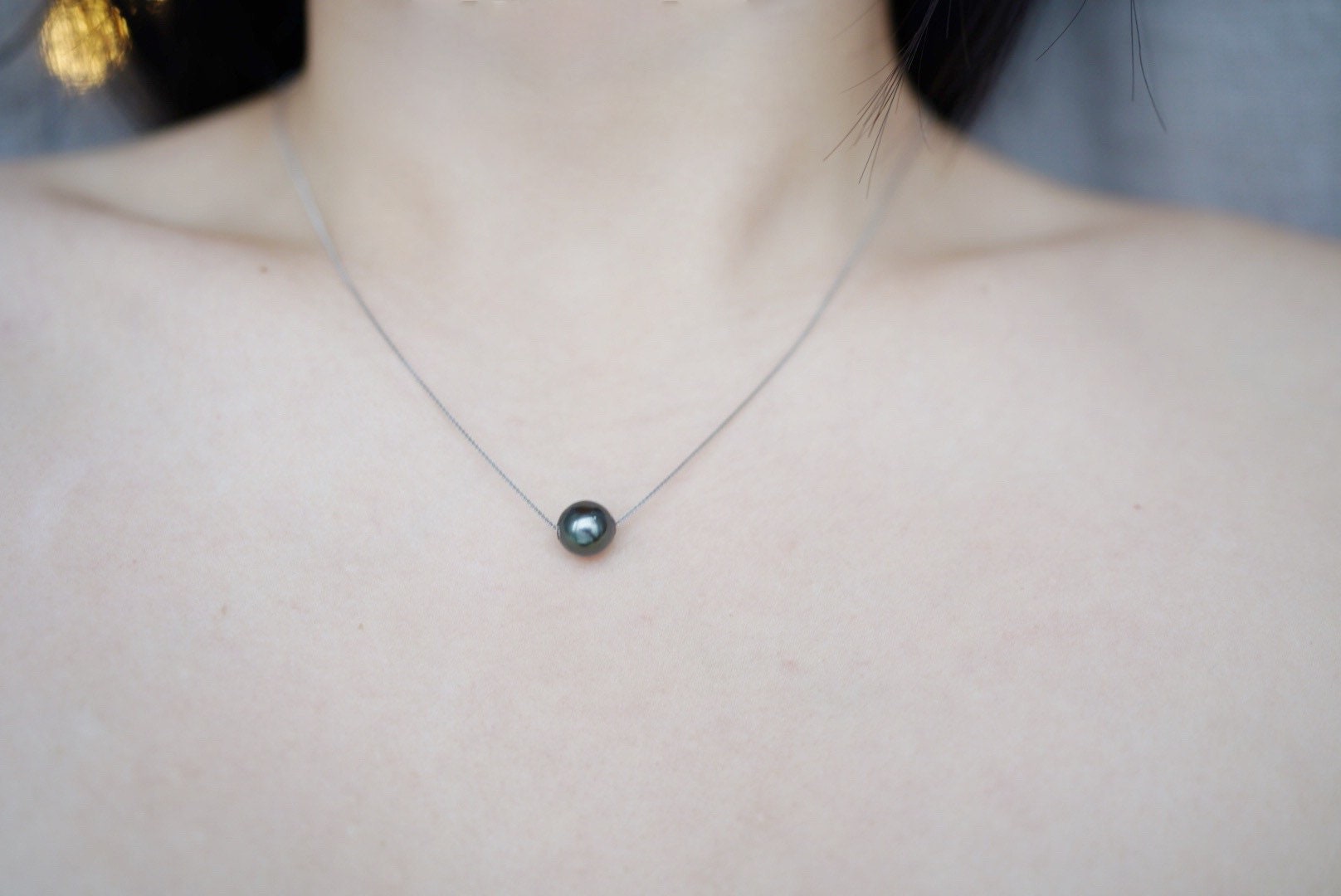 Tahitian pearl - Black Tahitian Calypso Necklace on lady's neck