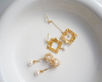 Chirping Window Earrings