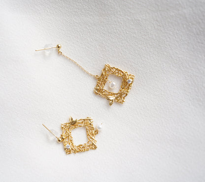 Chirping Window Earring