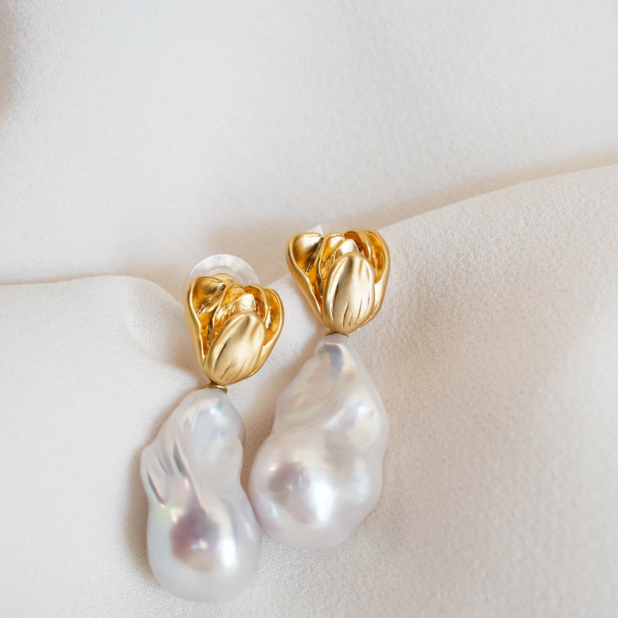 Baroque Pearl Tulip Earring