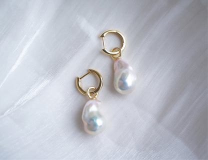 Paloma Earring