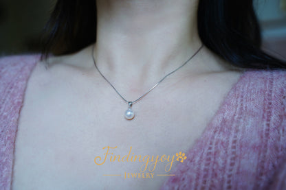 Singular Necklace